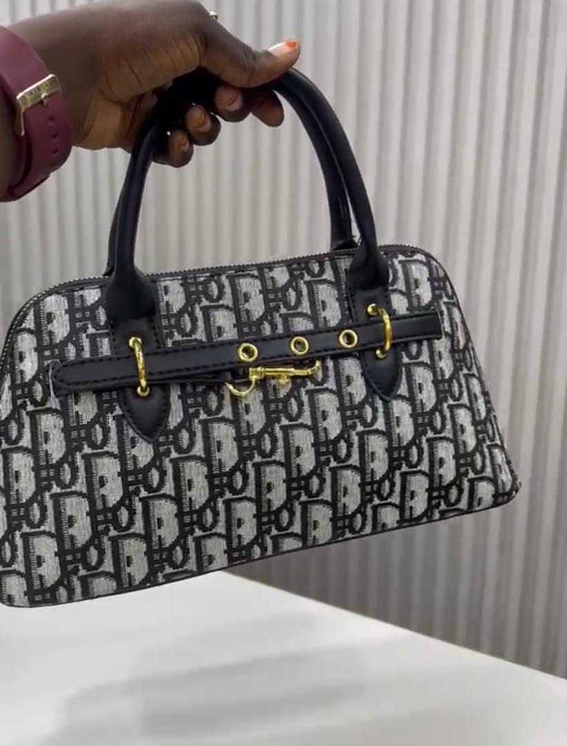Sacs de marque LOUIS VUITTON👜
